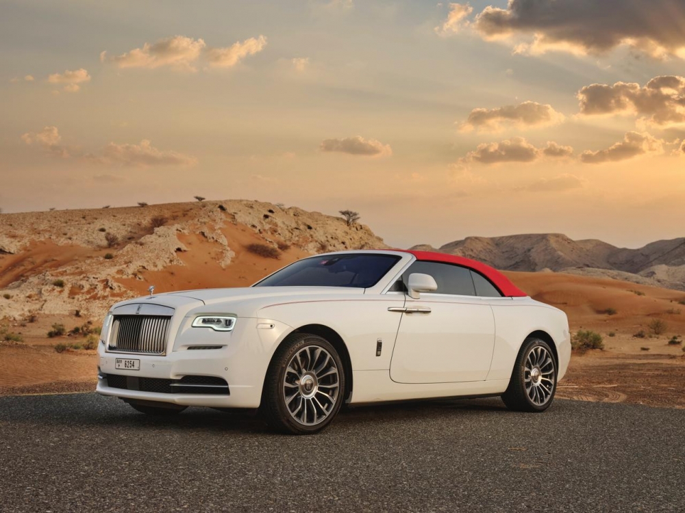 White Rolls Royce Dawn 2021